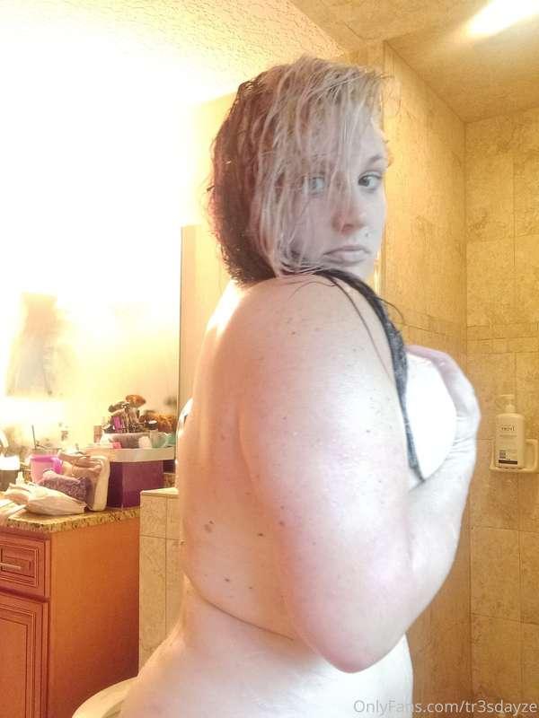 Happy Wednesday... omg guys I am so turned on right now in s..