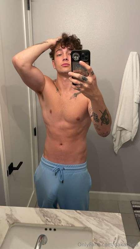 i’m a handful… maybe even two, think you can help? 🫣