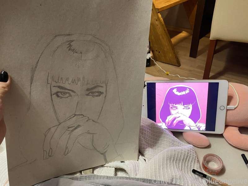 Making a sketch for a belated birthday gift.. 🤫 don’t tell a..