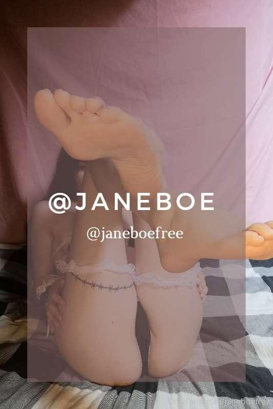 Any feet lovers? I don't want to keep them all for myself 😢
