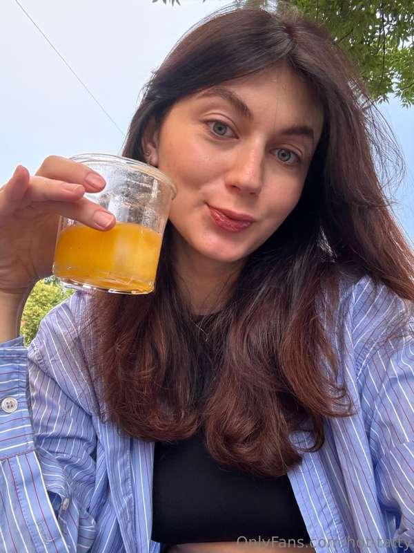 Fresh drink🥤 warm light and мысли☀️ that fly far away... Som..