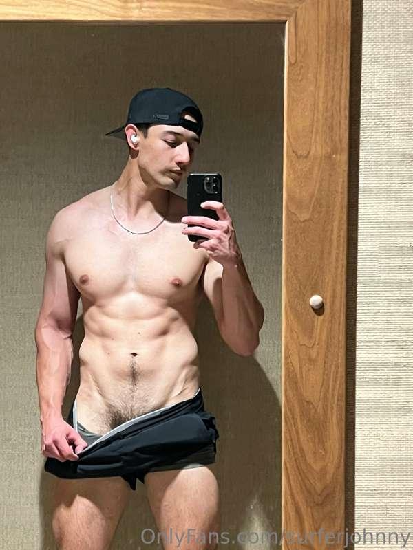 Would you get freaky with me in the locker room?😈