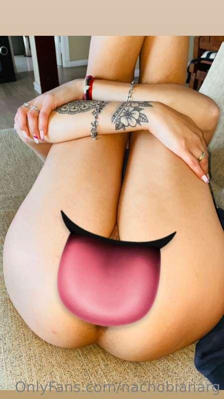 Can you lick my pussy please ? 💦🤤