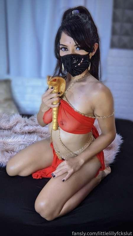 littlelillyfckslut image #0