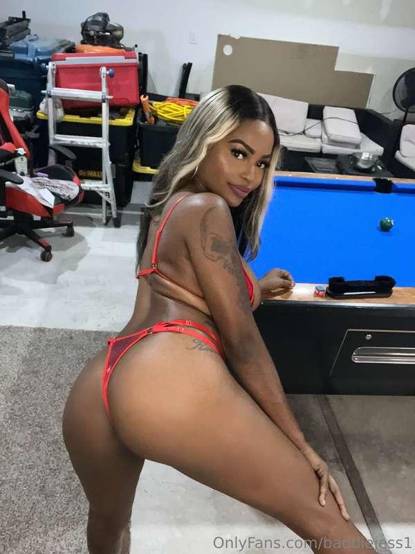 Im really active and naughty in the DMs today! 😈