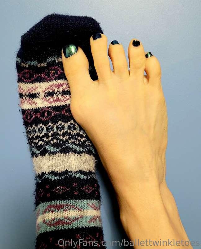 Working from Home in fluffy socks to start my week. 🧦👣😘
