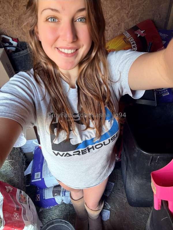 Come and help me feed the critters, my favorite style- shirt..