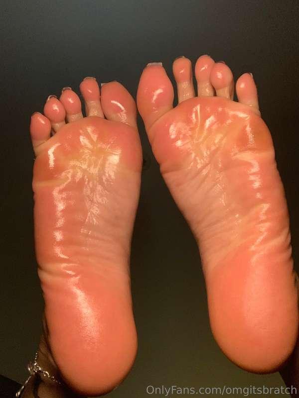 kiss em from top to bottom