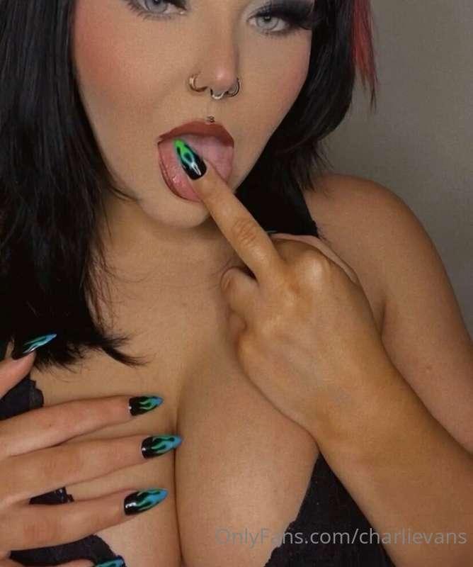 💋🖕🏼