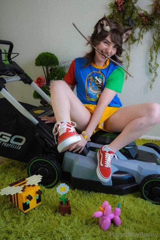 🐶🪻• New Electric toy… decided to take a ride!• 🪻🐶   ~> There..