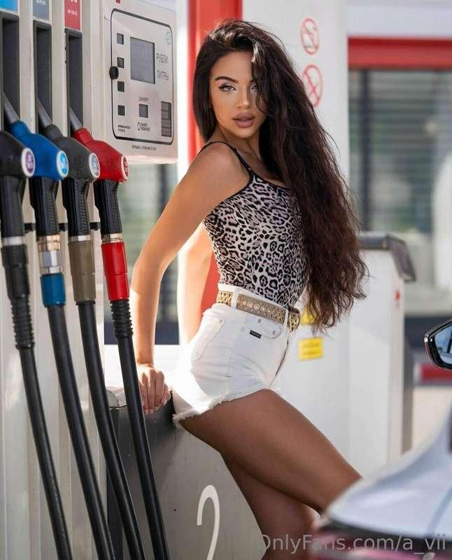 Can I fill your car with a full tank?😏💦💦