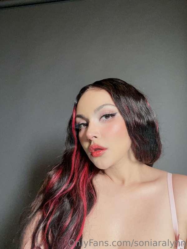 sending out my bouncy titties as a freebie on my VIP today t..