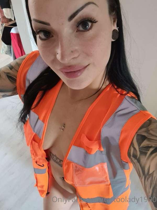 hey baby schau mal in deine dms . dann findest du heraus was..