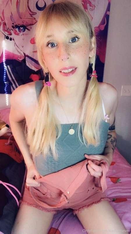 Just the cute little trans girl next door. 🥺