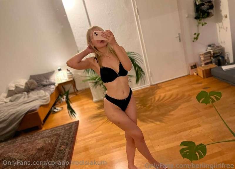 Hi Babe 😈🔥 Dieses heiße Girl will deine versautesten Fantasi..