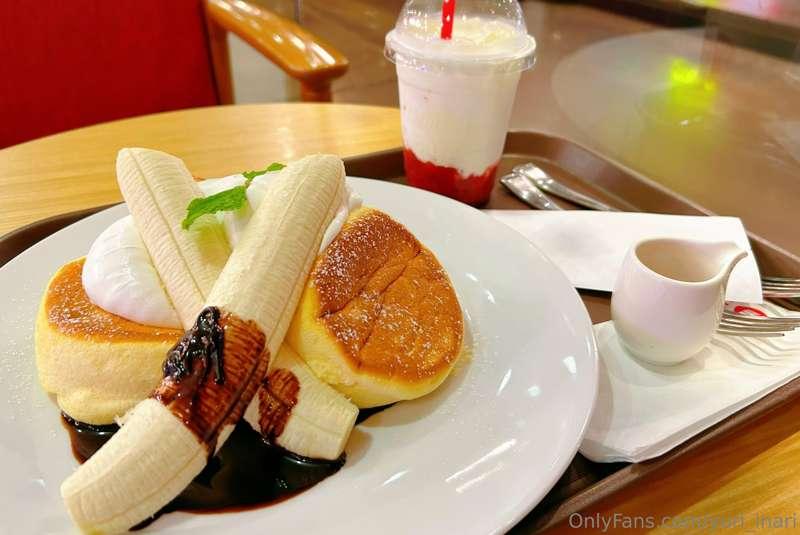 Sweet alone 👻  
Big 3 pancakes and strawberry milk 🥞🍓🥛