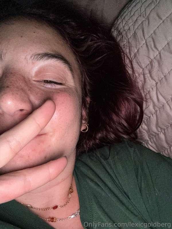 someone helpppp ... I can't seem to get out of bed rn lol 