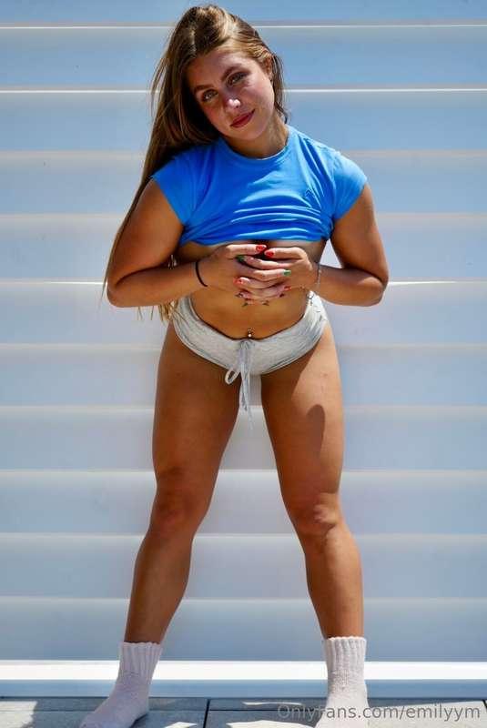 emilyym image #0