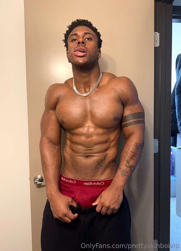 Who needs chocolates when you can have me? 🍫🔥