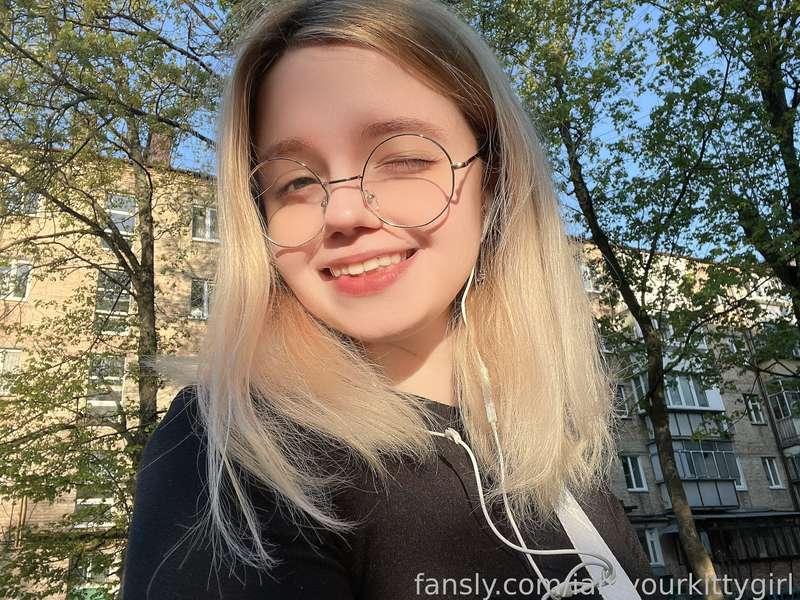 iamyourkittygirl image #1