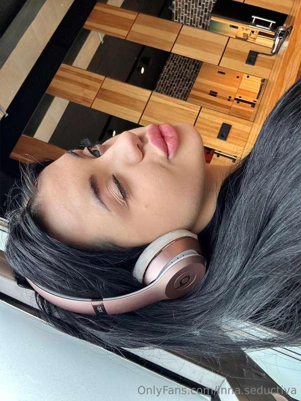 What music is on your repeat?💕Mine is 'Hotel California' the..