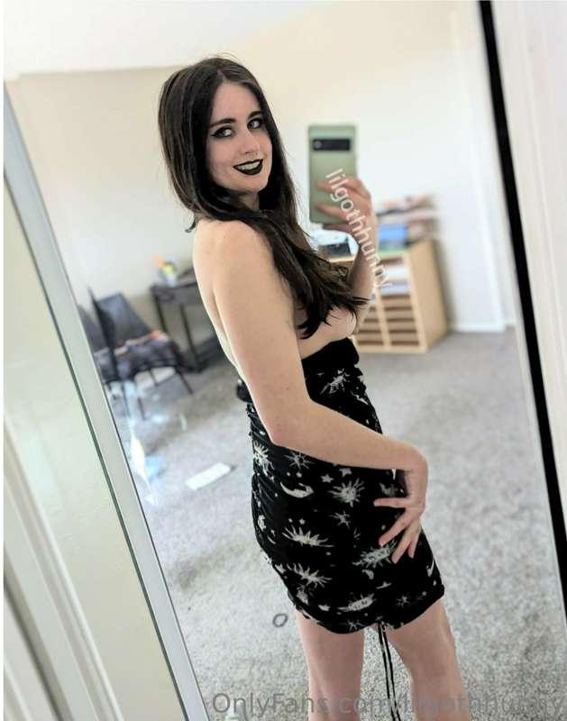 I can't keep my clothes on