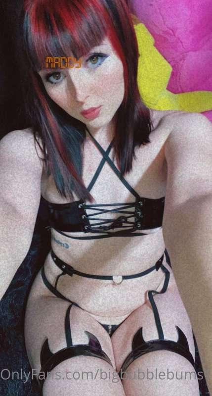 succubus outfit photo set 🦇