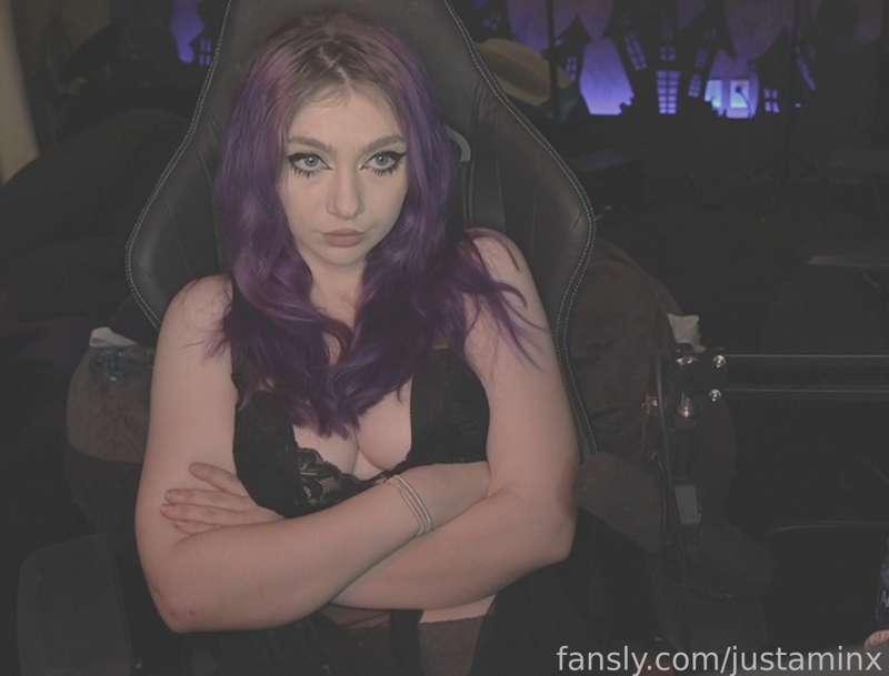 justaminx image #0