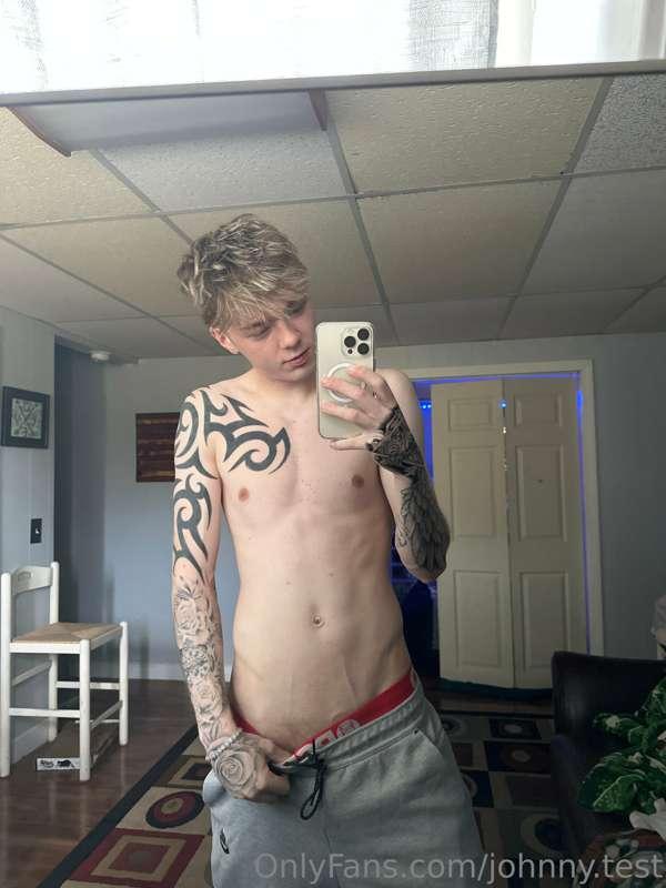 My paid is 40% off rn ;)) next 50 people to sub will get a f..