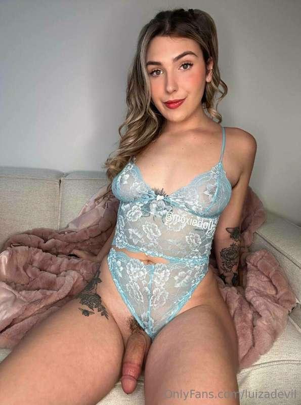 💕 Say hi to Moxie, your new favorite DOLL ⚧️ 
 
Come see @mo..