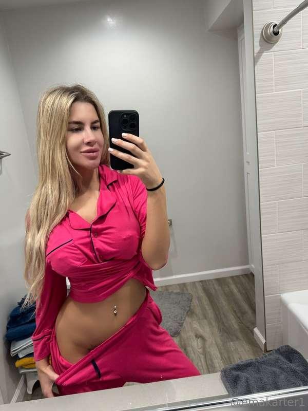 Daydreaming about what I’d do to you if you were here… 👅🤭