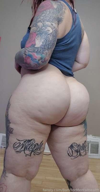 unlock this ass spreading video right now! i need to know if my asshole is clean enough, i just showered