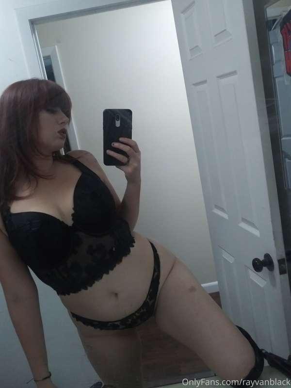 It's 5am Good Morning all you early birds!! I wanna say Than..