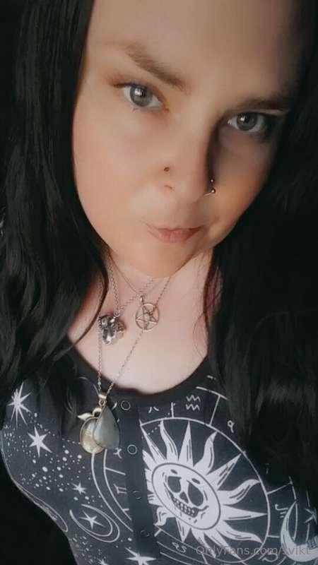 My pussy and tits have been posted a lot today. Here's my fa..