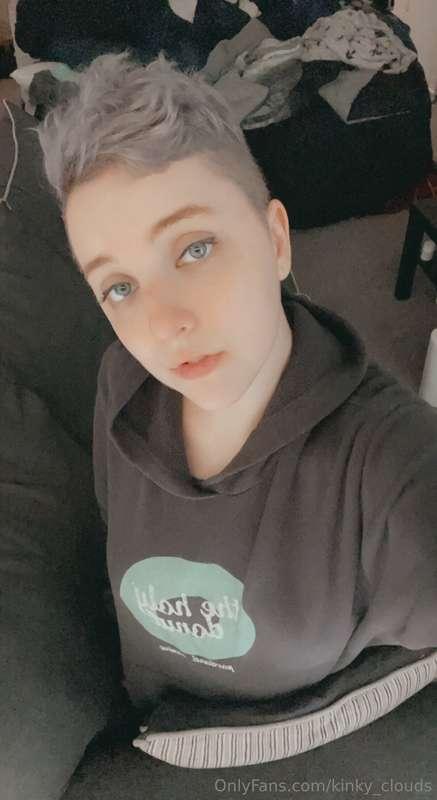 Oh I might need to go grey again. Look how crazy fuckable I ..