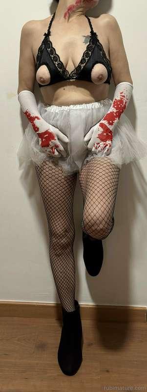 Happy Halloween to all my fans, enjoy tonight a lot