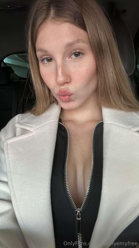 Come for a ride with me 😘 click here https://onlyfans.com/bu..