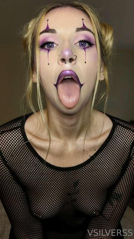 Cum here 👅