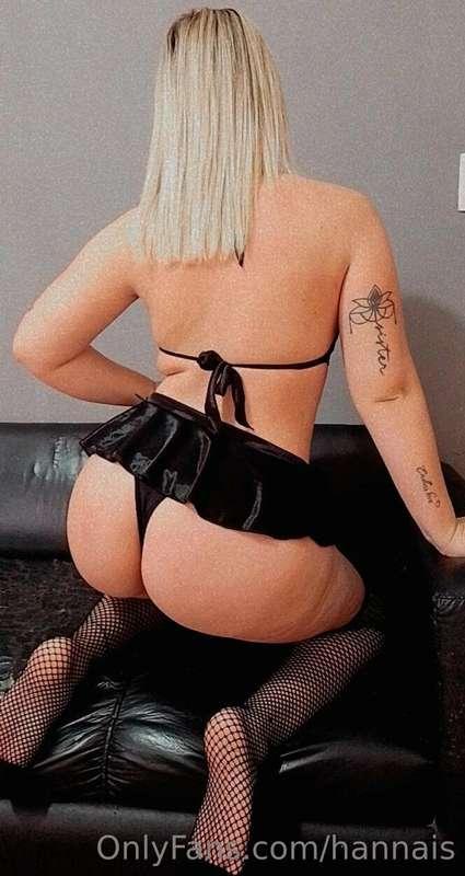 How does black suit me? if you like leave me your like🖤