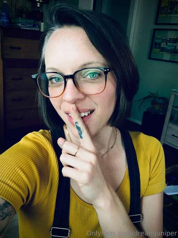 Shhhh, I won't tell anyone I'm your side piece 😜