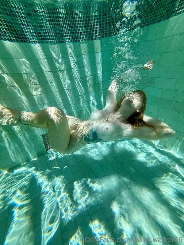 Would you skinny dip with me? ☺️