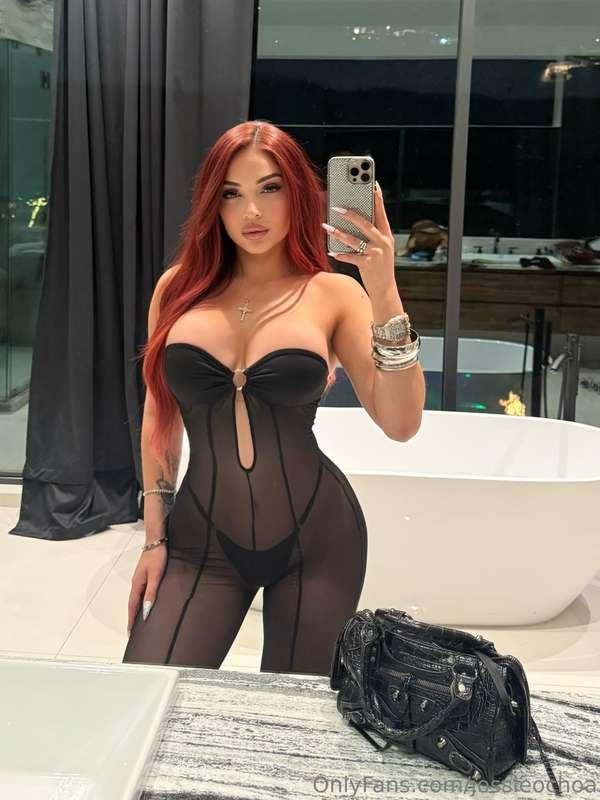 Come say hi 🖤 @jossievip 