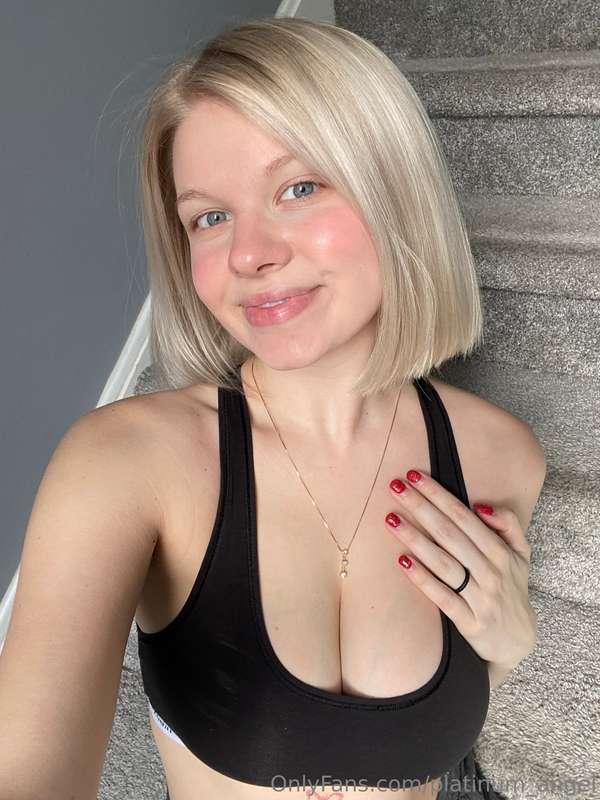 i cut my hair shorter, what do you think?🥹
