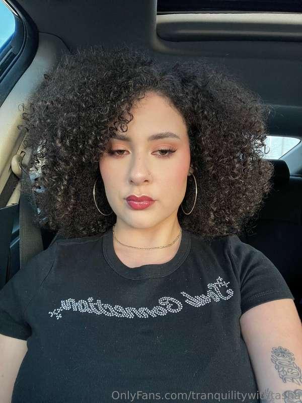 First day of the week is going swell💕 how’s your Monday?