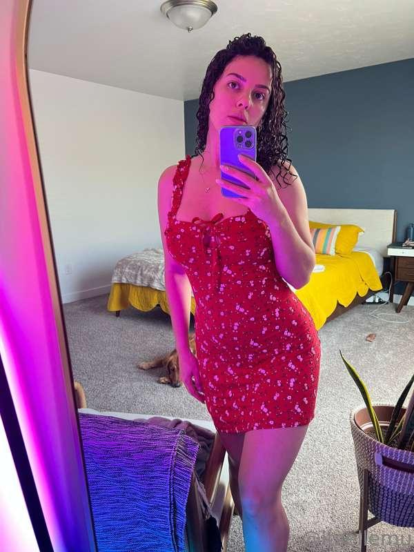 I'm a horny Venezuelan that loves to show off and please my ..