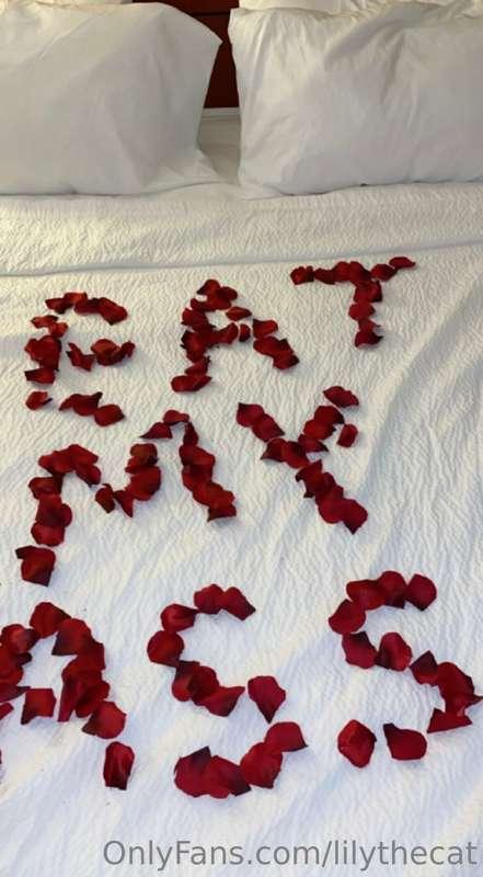If this isn’t the most romantic gesture, i don’t know what i..