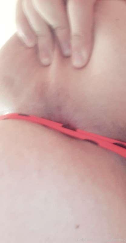 I know you want to fuck me with my thong on daddy😳😳❤