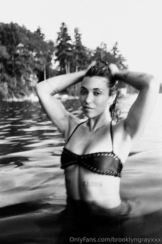 Join me for a swim? 💓