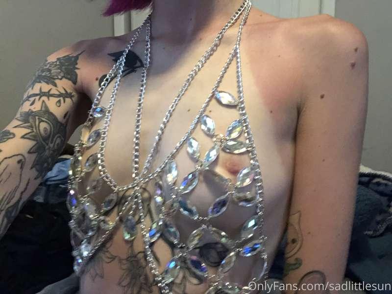 here’s a shitty preview of what i ordered off dollskill like..