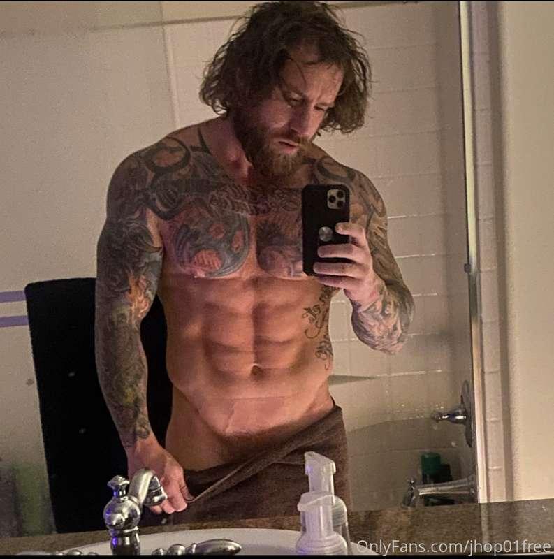 What are you doing in my bathroom. 😈

Subscribe to my PREMIU..